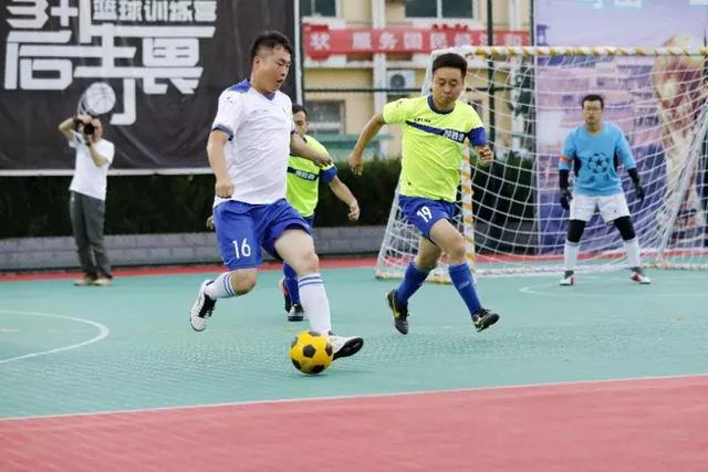 日媒：中国男性媒体人偷拍日本电视台采访被警告